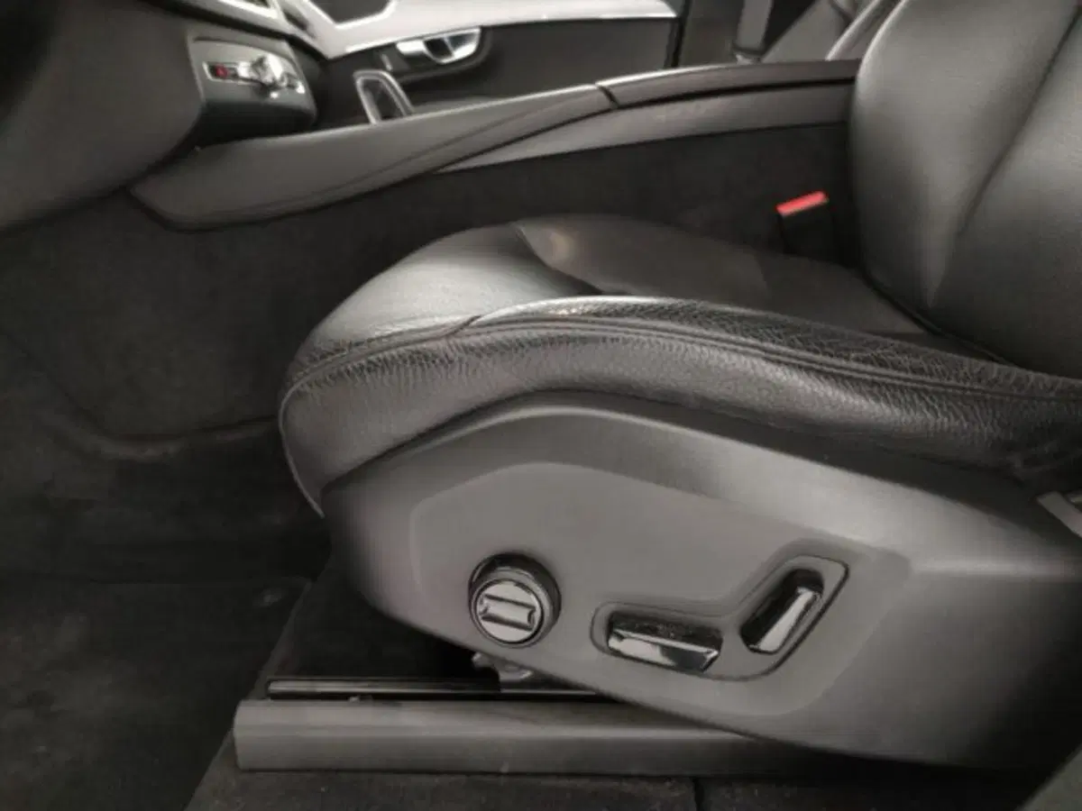 Volvo XC90 usata a Modena (19)