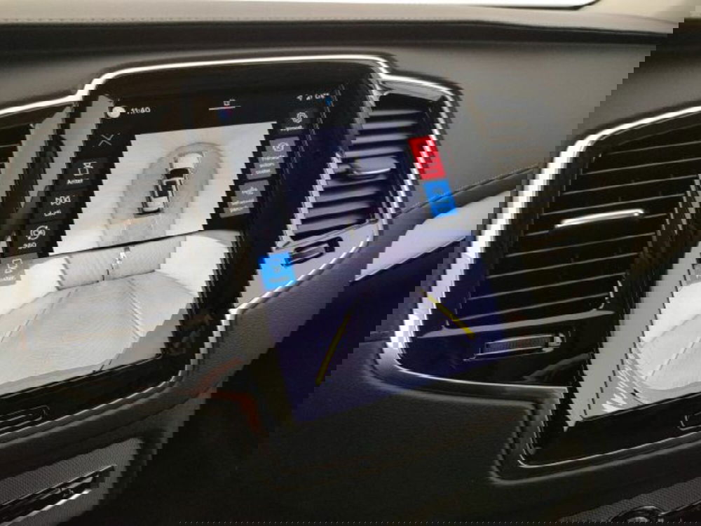 Volvo XC90 nuova a Modena (14)