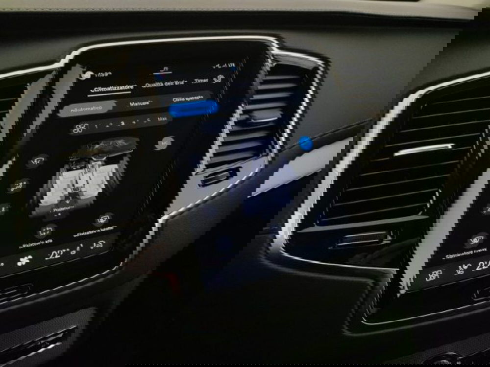 Volvo XC90 nuova a Modena (15)