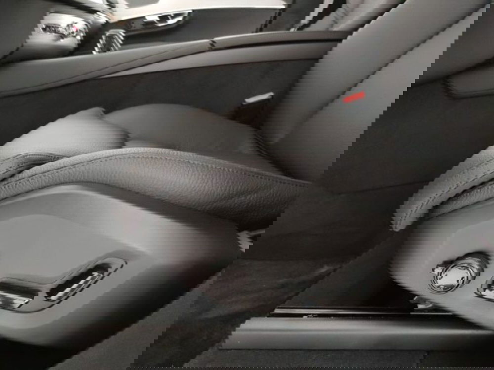 Volvo XC90 nuova a Modena (18)