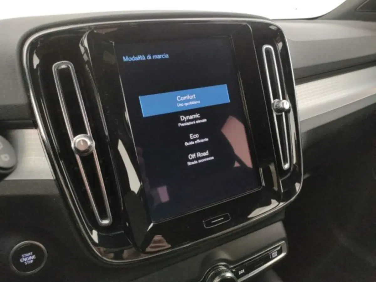 Volvo XC40 usata a Modena (18)