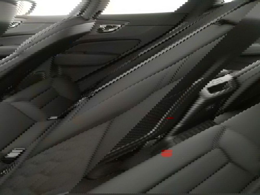 Volvo XC60 nuova a Modena (10)