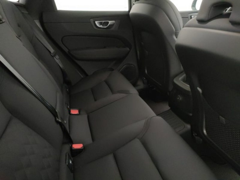 Volvo XC60 nuova a Modena (11)