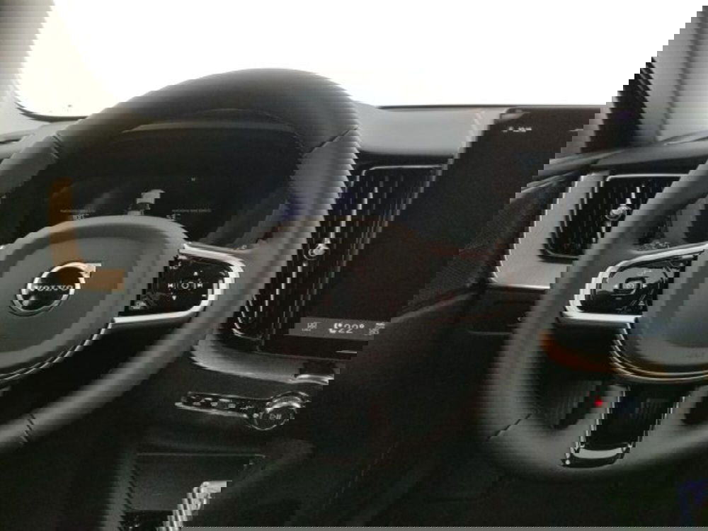 Volvo XC60 nuova a Modena (13)