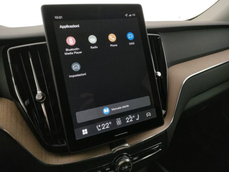 Volvo XC60 nuova a Modena (14)