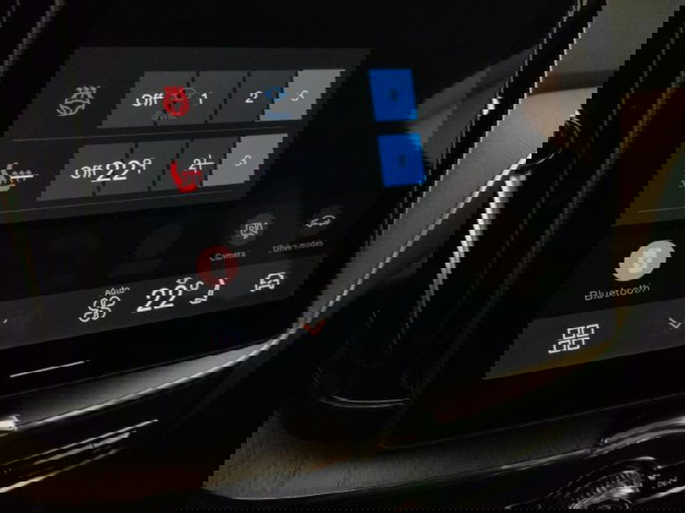 Volvo XC60 nuova a Modena (17)