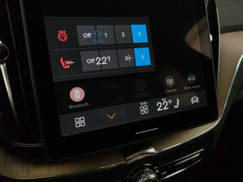 Volvo XC60 nuova a Modena (17)