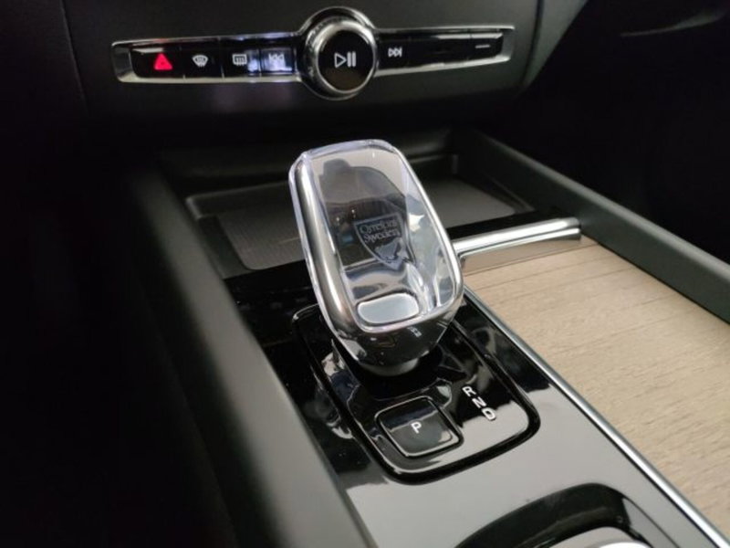 Volvo XC60 nuova a Modena (18)