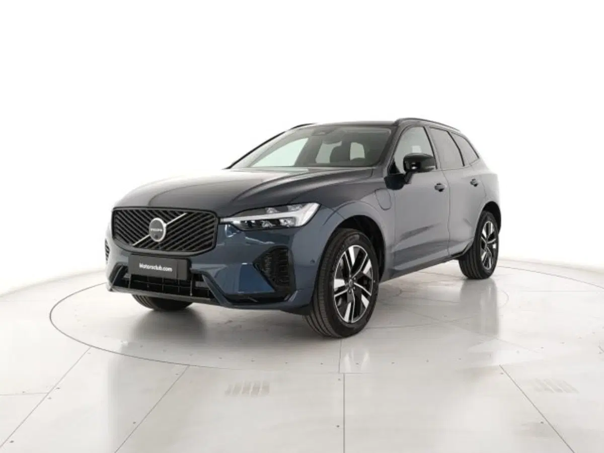 Volvo XC60 nuova a Modena (2)