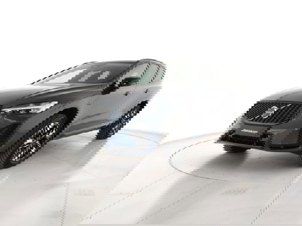 Volvo XC60 nuova a Modena (2)