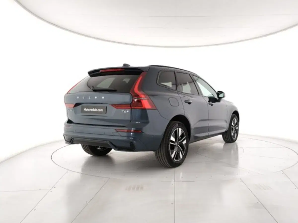 Volvo XC60 nuova a Modena (4)