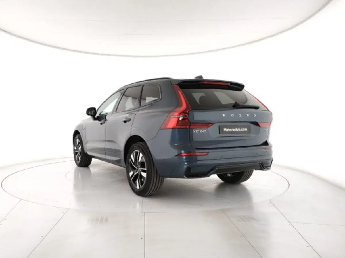Volvo XC60 nuova a Modena (7)