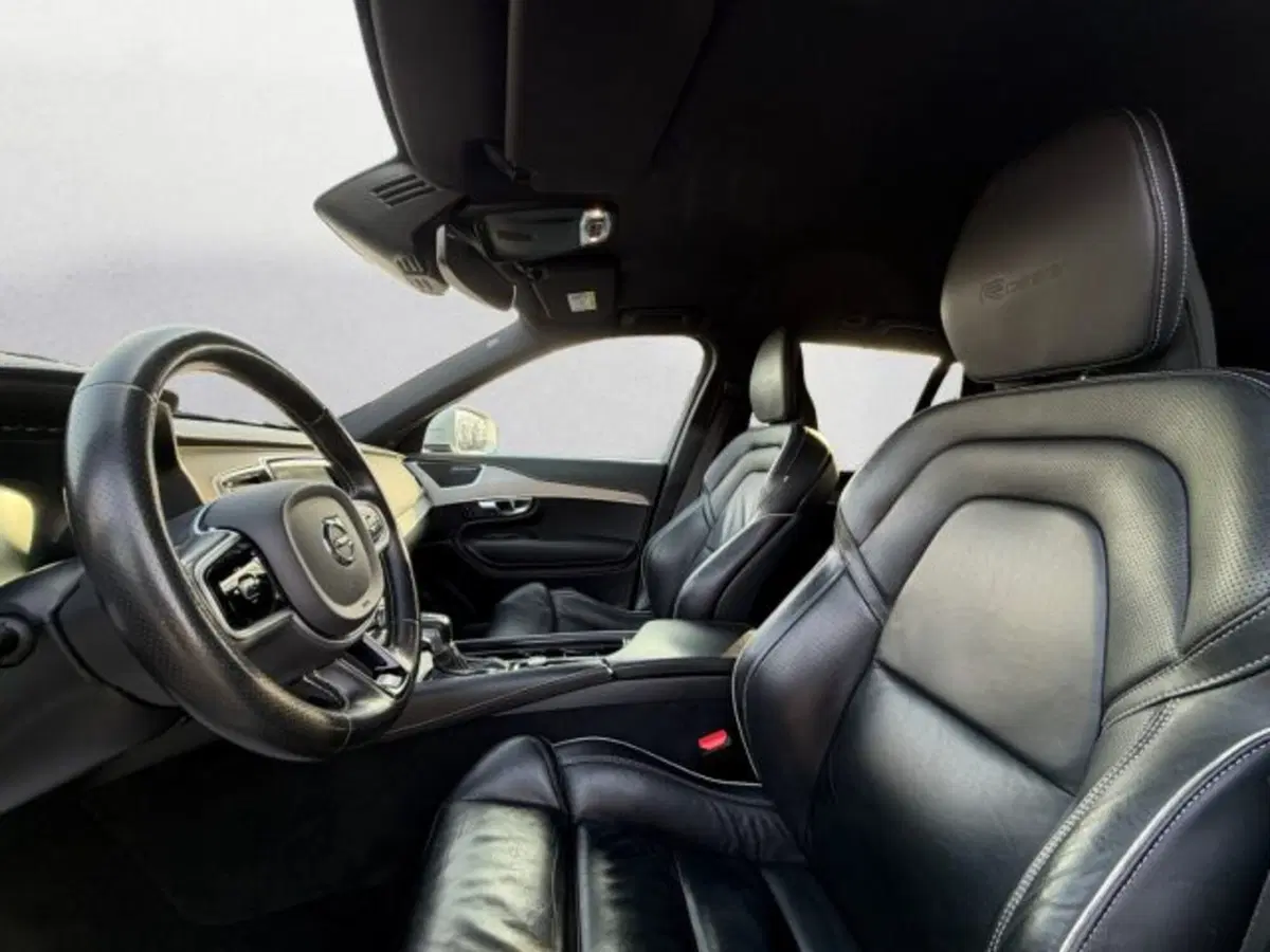 Volvo XC90 usata a Udine (8)