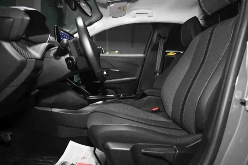 Peugeot 208 usata a Torino (13)