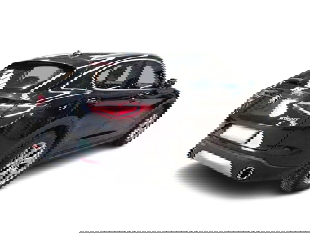 Alfa Romeo Stelvio usata a Bari (12)