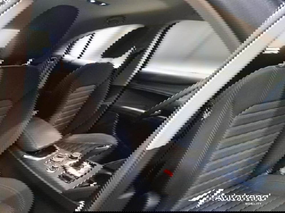 Alfa Romeo Stelvio usata a Bari (16)