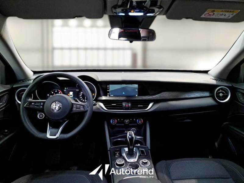 Alfa Romeo Stelvio usata a Bari (17)