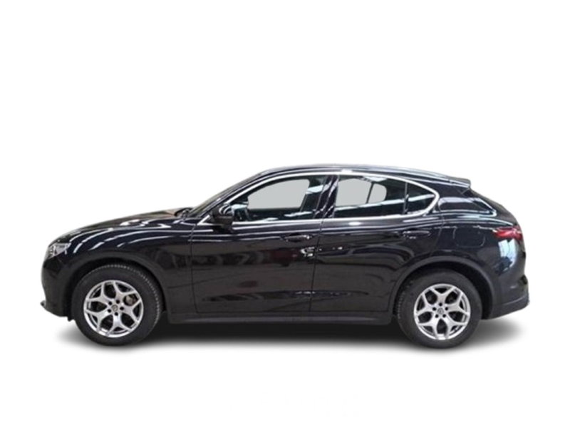 Alfa Romeo Stelvio usata a Bari (4)
