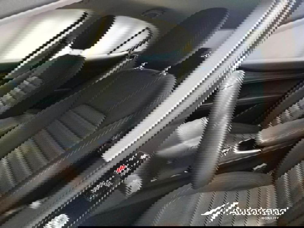 Alfa Romeo Stelvio usata a Bari (5)