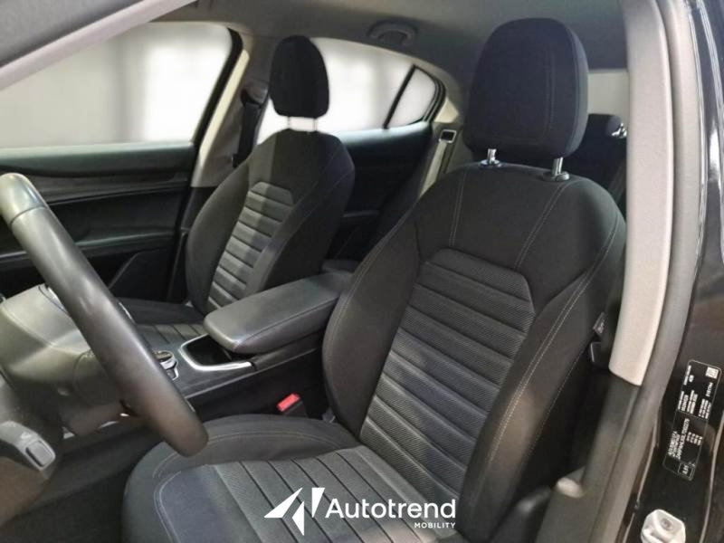 Alfa Romeo Stelvio usata a Bari (5)