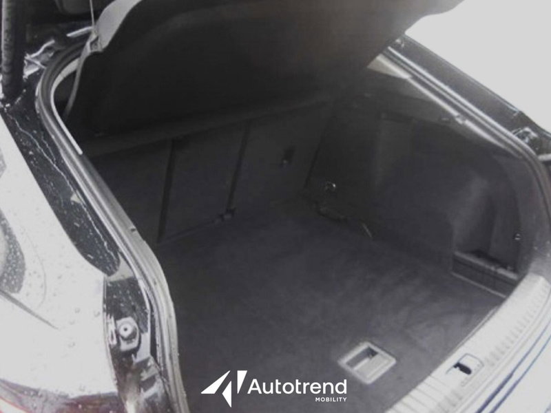 Audi Q3 Sportback usata a Bari (8)