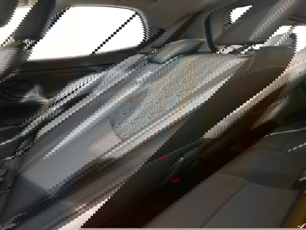 Toyota Yaris Cross usata a Lecco (11)