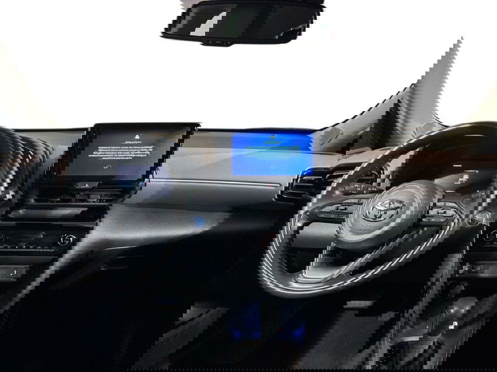 Toyota Yaris Cross usata a Lecco (8)