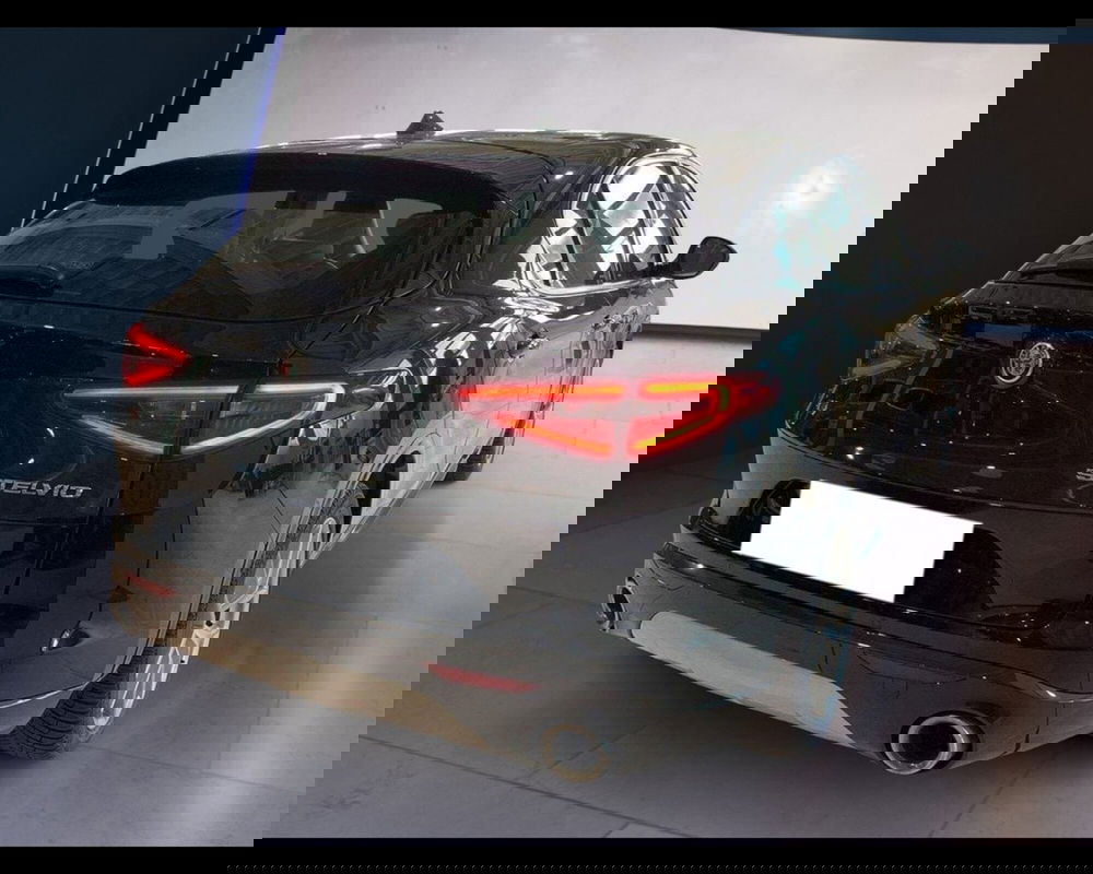 Alfa Romeo Stelvio usata a Torino (10)