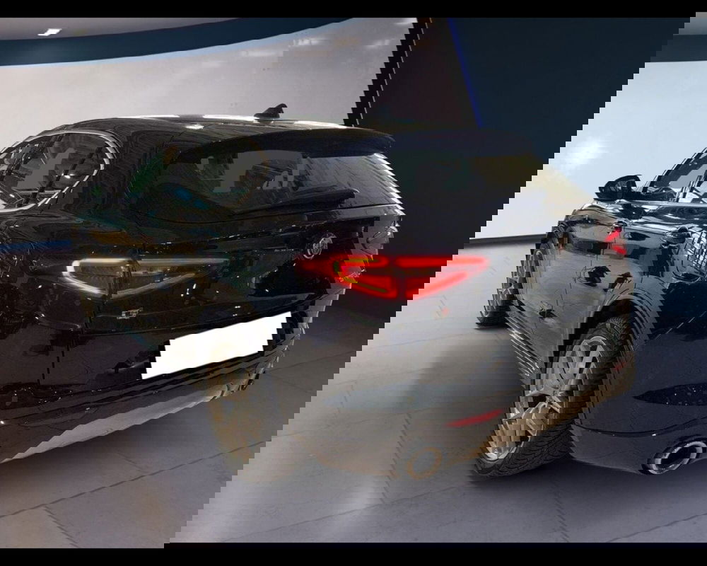 Alfa Romeo Stelvio usata a Torino (11)