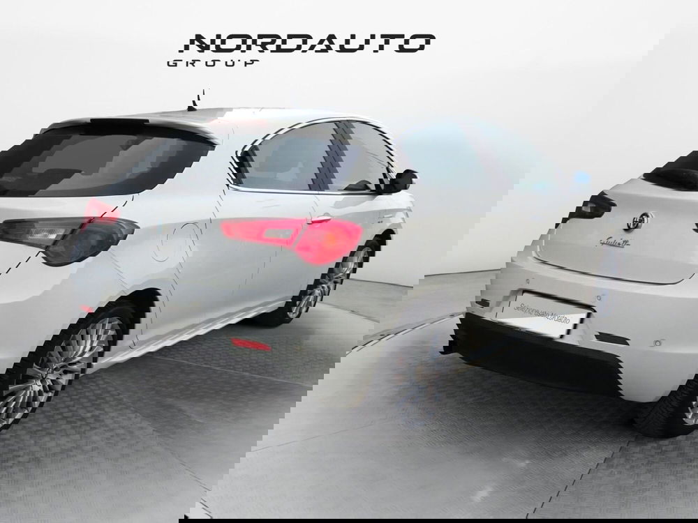 Alfa Romeo Giulietta usata a Padova (5)