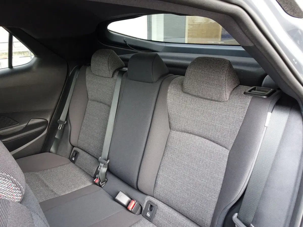 Toyota Toyota C-HR nuova a Treviso (11)