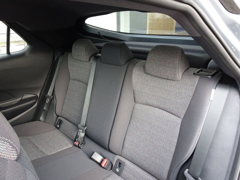 Toyota Toyota C-HR nuova a Treviso (11)