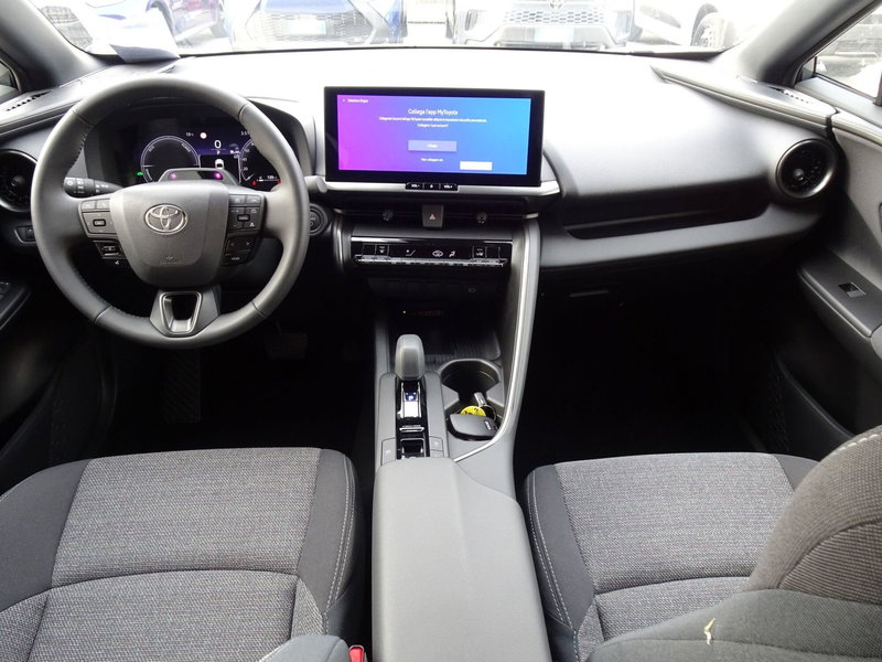Toyota Toyota C-HR nuova a Treviso (12)