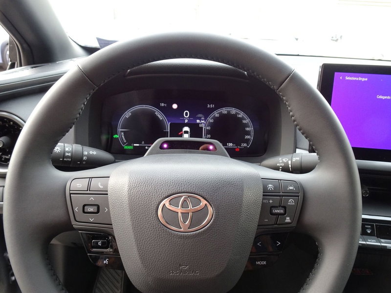 Toyota Toyota C-HR nuova a Treviso (13)