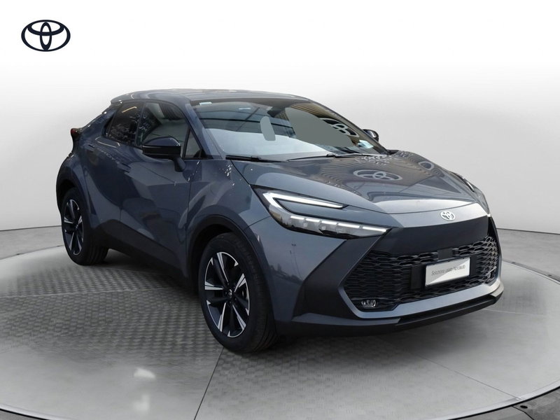 Toyota Toyota C-HR nuova a Treviso (3)
