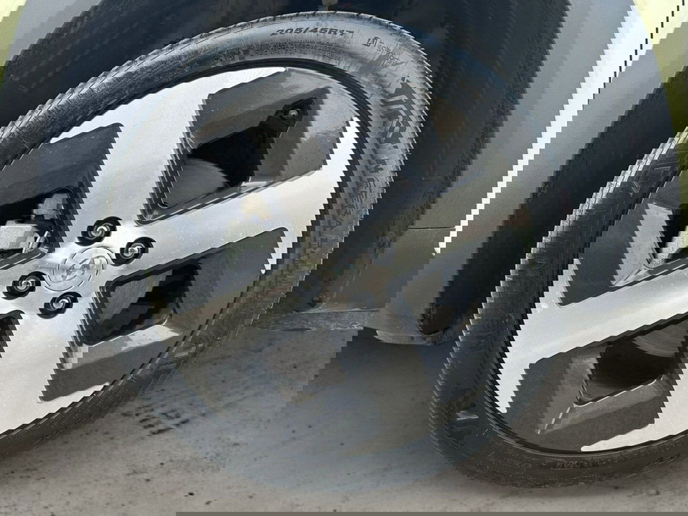 Hyundai Inster nuova a Pistoia (14)