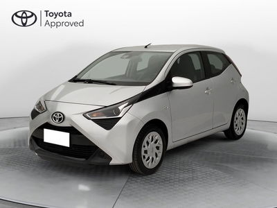 Toyota Aygo 1.0 VVT-i 72 CV 5 porte x-play del 2019 usata a Latina