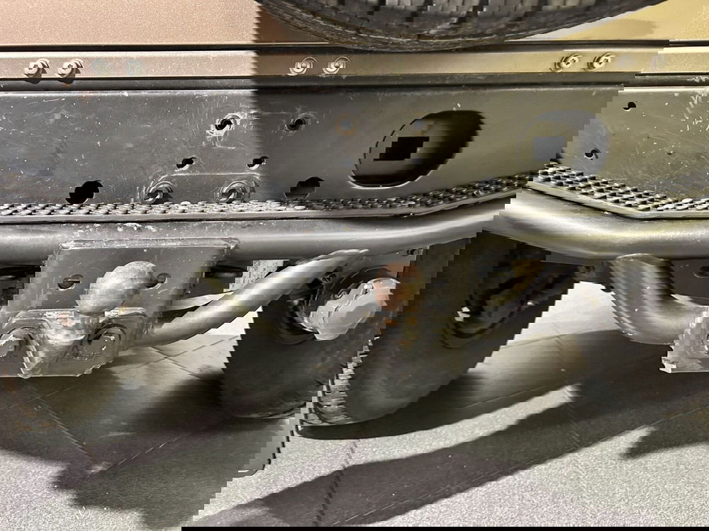 Land Rover Defender usata a Milano (14)