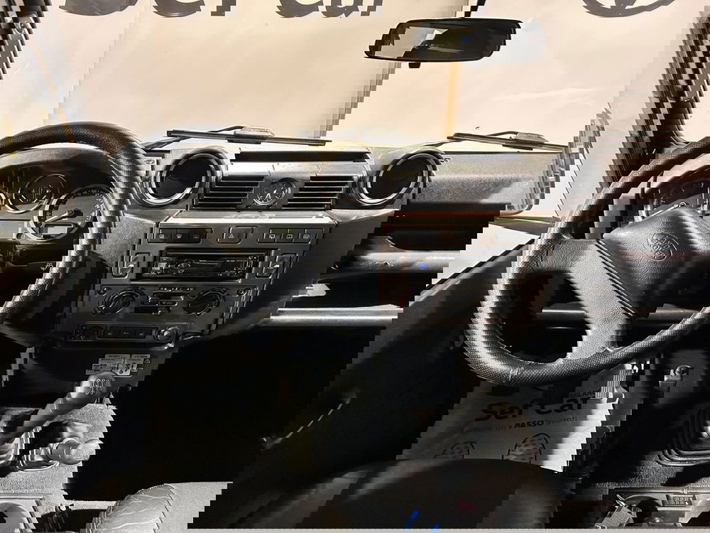 Land Rover Defender usata a Milano (8)