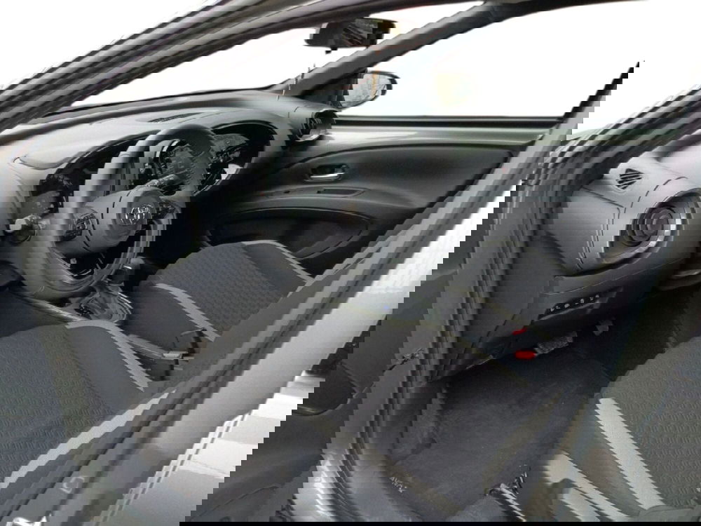 Toyota Aygo X usata a Milano (11)