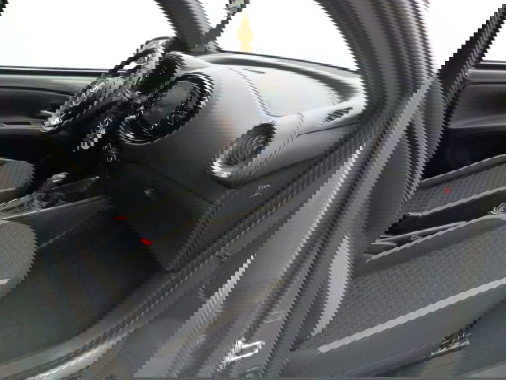 Toyota Aygo X usata a Milano (6)