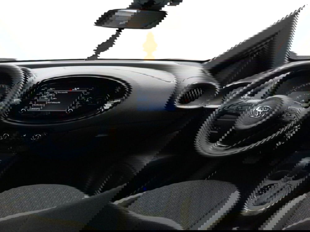 Toyota Aygo X usata a Milano (9)