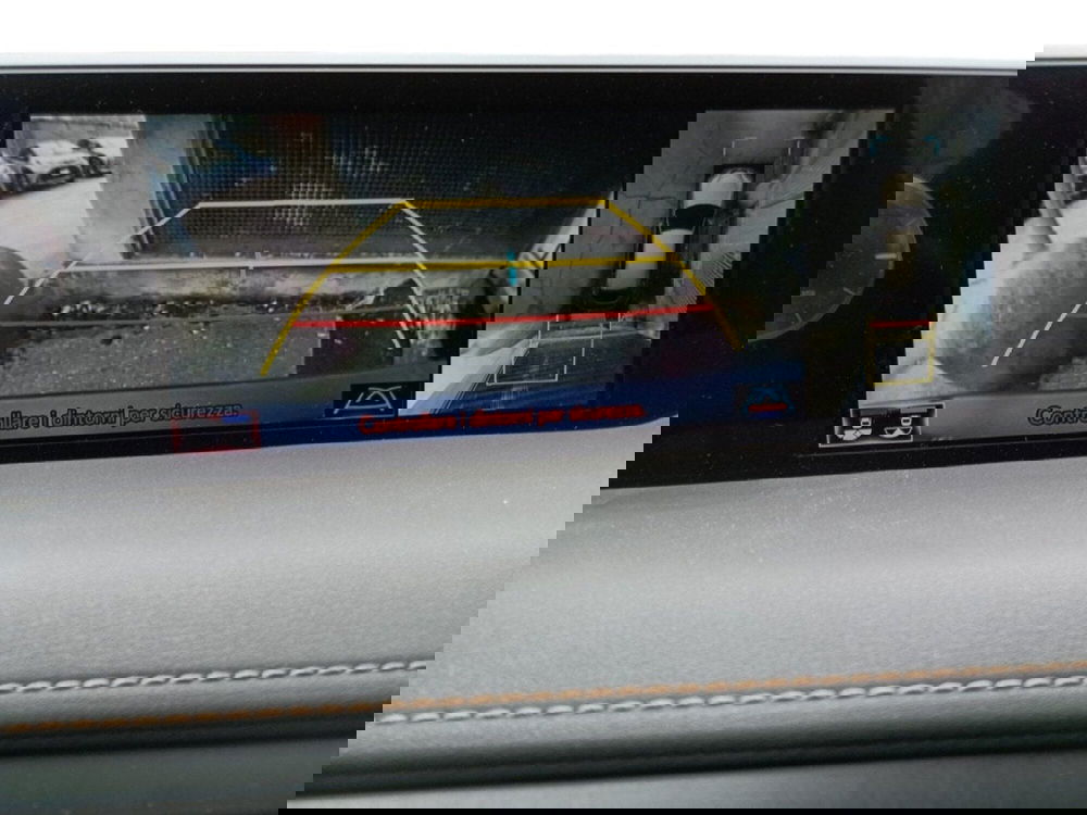 Lexus UX usata a Milano (18)