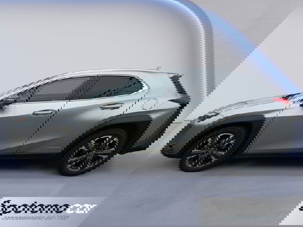 Lexus UX usata a Milano (3)