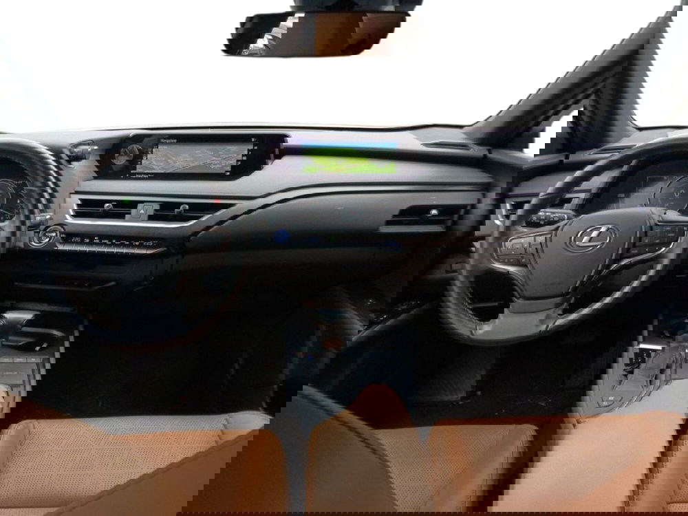 Lexus UX usata a Milano (9)