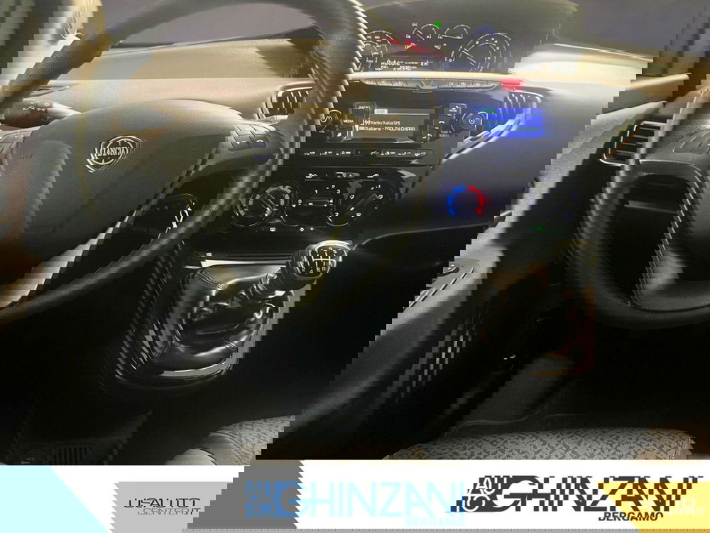 Lancia Ypsilon usata a Bergamo (14)