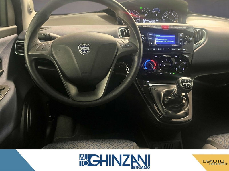 Lancia Ypsilon usata a Bergamo (14)