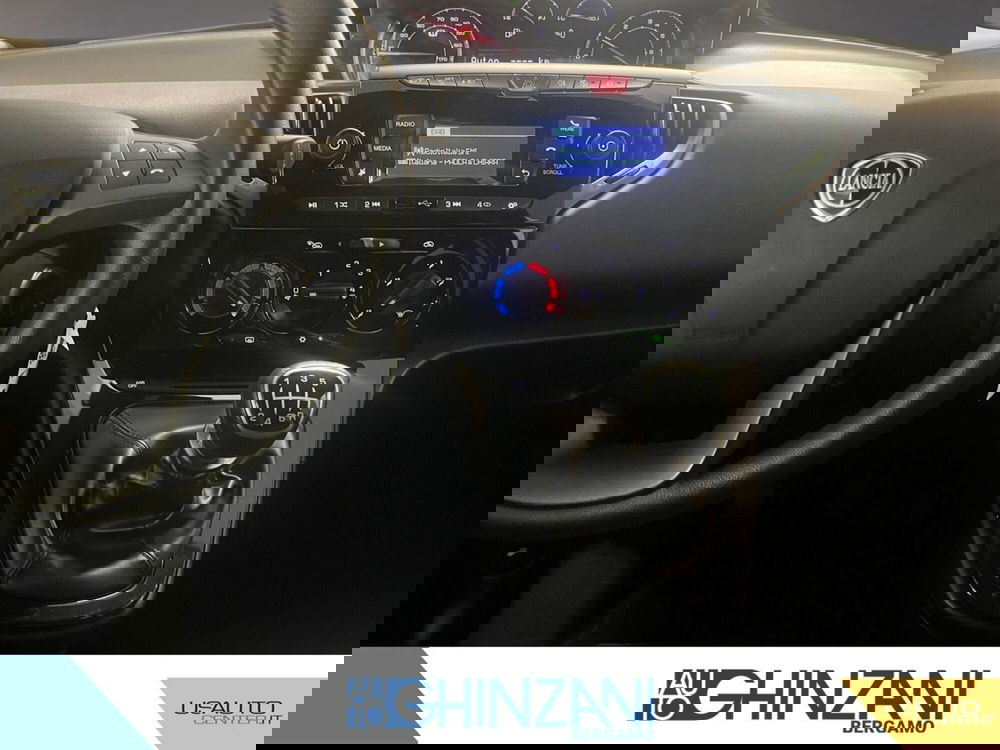 Lancia Ypsilon usata a Bergamo (15)