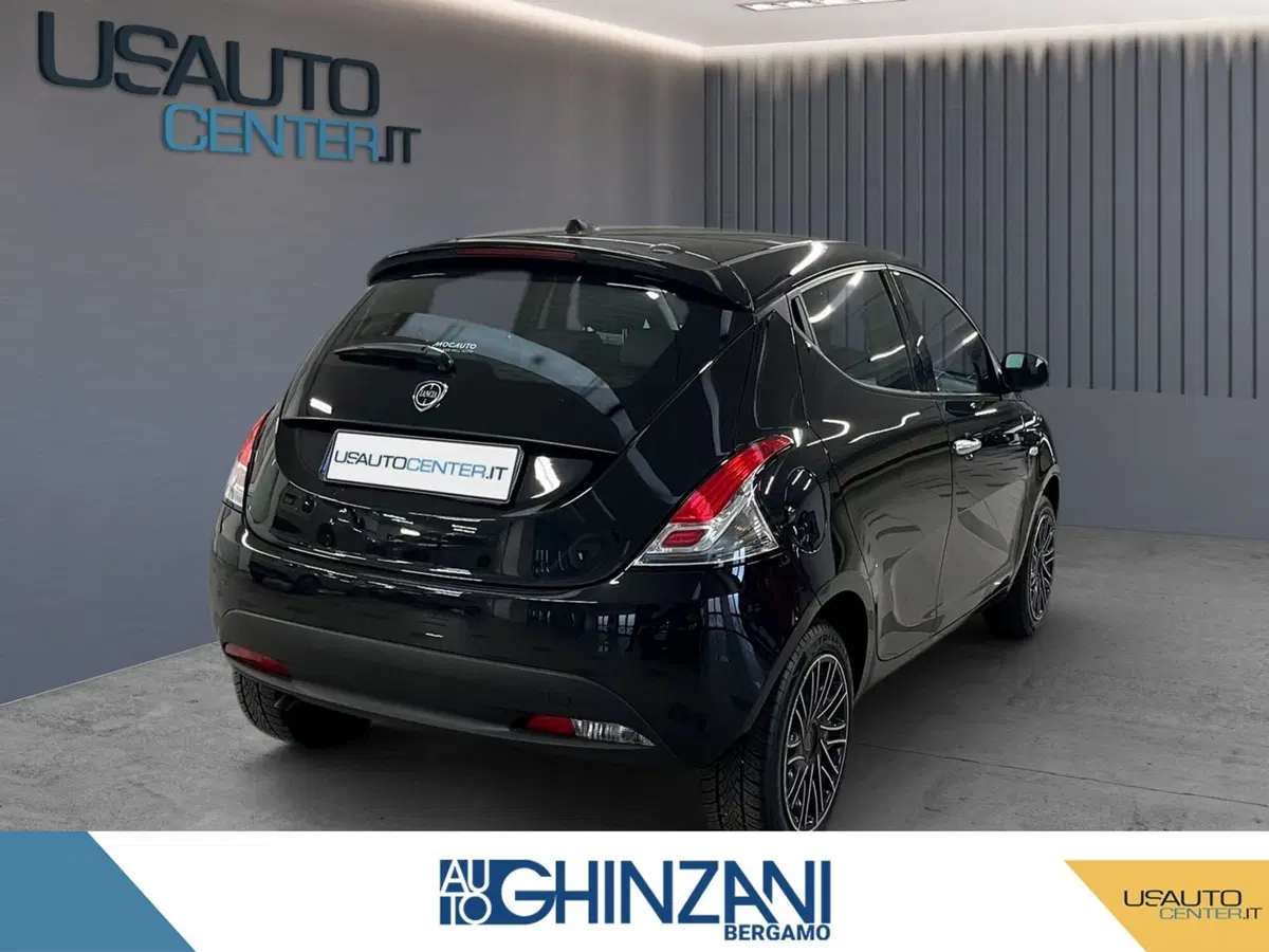 Lancia Ypsilon usata a Bergamo (4)