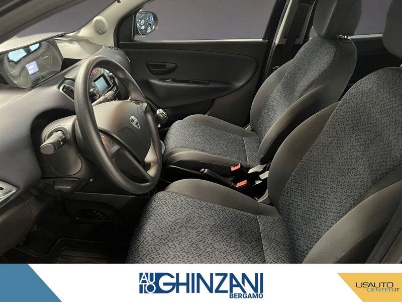 Lancia Ypsilon usata a Bergamo (6)